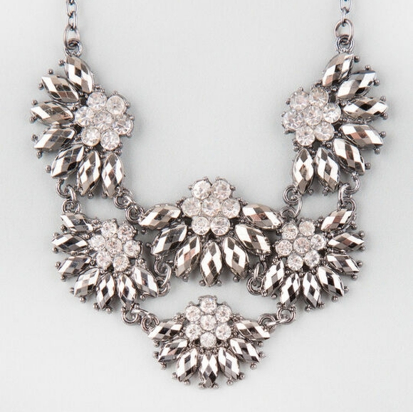 NWOT Necklace - Picture 3 of 3